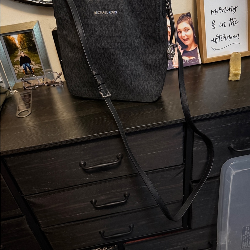 Michael Kors Black Crossbody Bag - Picture 3 of 7